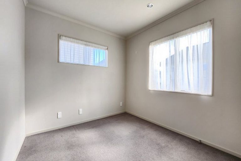 Photo of property in 16u6 Black Rock Road, Newlands, Wellington, 6037