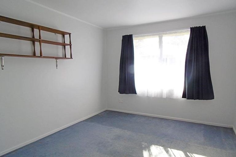 Photo of property in 48 Glenbervie Crescent, Massey, Auckland, 0614