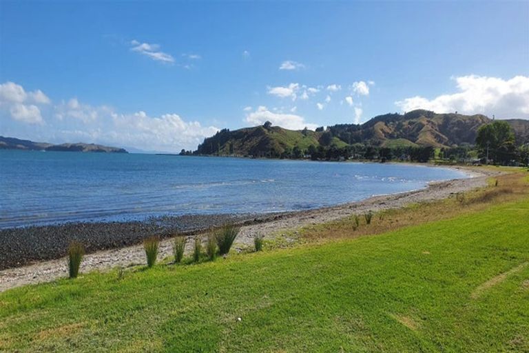 Photo of property in 2 Mataikokako Loop, Kawakawa Bay, 2585