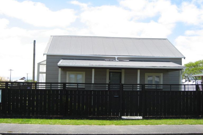 Photo of property in 17 Peel Street, Westport, 7825