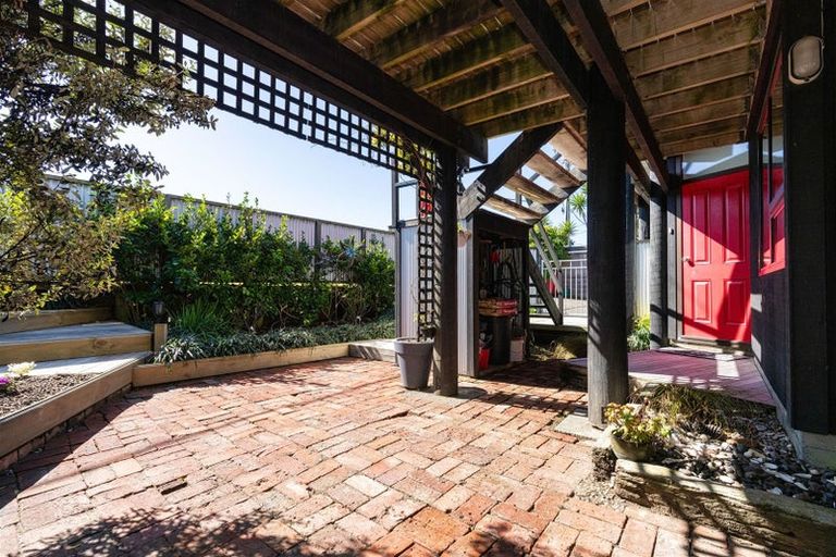 Photo of property in 2 Tahi Road, Paraparaumu Beach, Paraparaumu, 5032