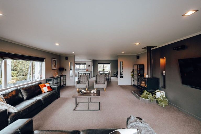 Photo of property in 12 Liberty Grove, Kelvin Grove, Palmerston North, 4414