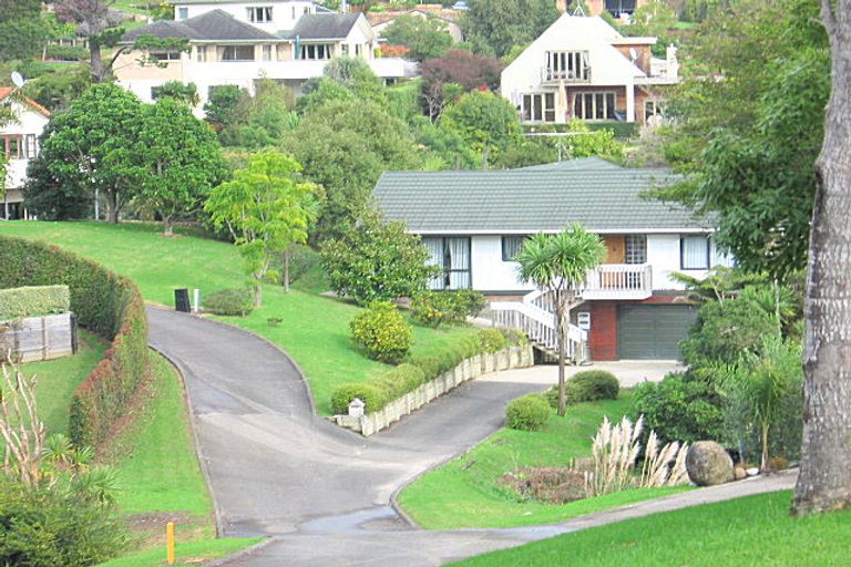 Photo of property in 43 Isobel Road, Greenhithe, Auckland, 0632