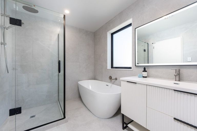 Photo of property in 3a Pendlebury Street, Green Bay, Auckland, 0604
