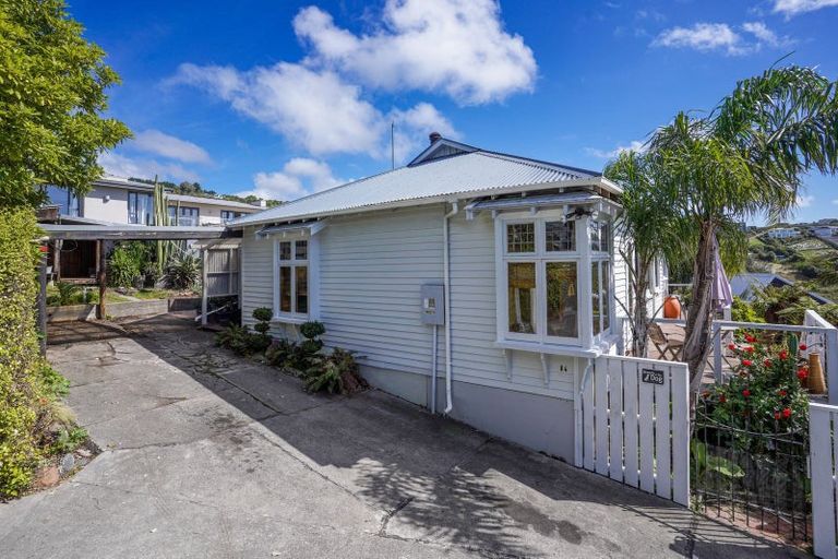 Photo of property in 84 Moncks Spur Road, Redcliffs, Christchurch, 8081