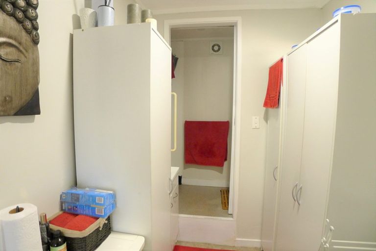 Photo of property in 23 Flaunty Place, West Harbour, Auckland, 0618