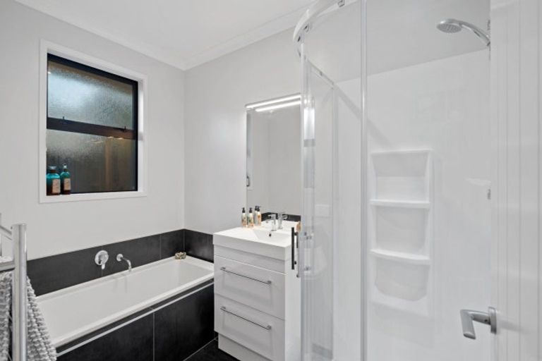 Photo of property in 8 Sarcodia Place, Papamoa Beach, Papamoa, 3118