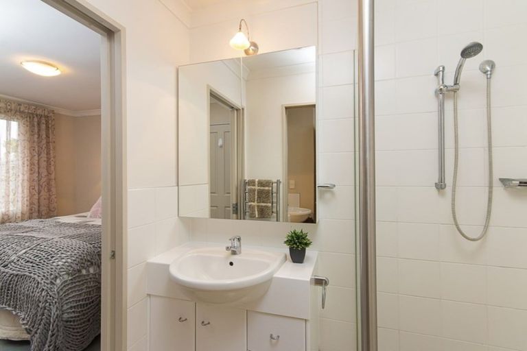 Photo of property in 17a Helvetia Road, Pukekohe, 2120