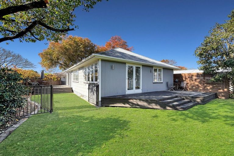 Photo of property in 17 Skipton Street, Mairehau, Christchurch, 8013