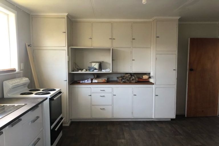 Photo of property in 3164 Great North Road, New Lynn, Auckland, 0600