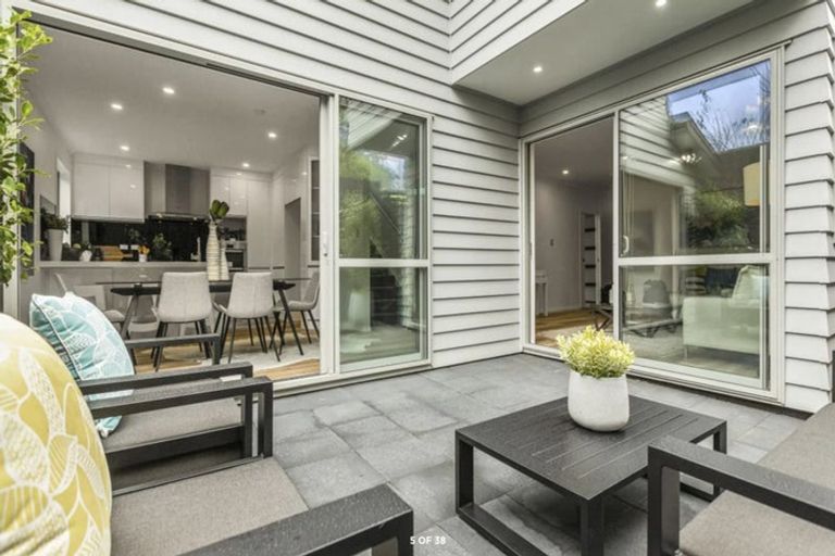 Photo of property in 40 Greenfinch Road, Hobsonville, Auckland, 0616