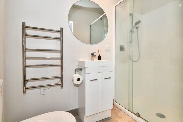 Photo of property in 3 John Burn Road, Takanini, 2110