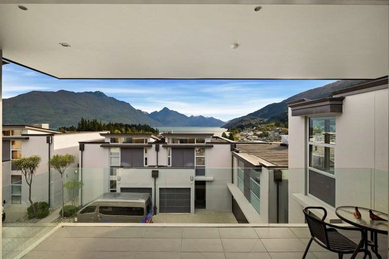Photo of property in The Beeches Apartments, 9/60 Hallenstein Street, Queenstown, 9300