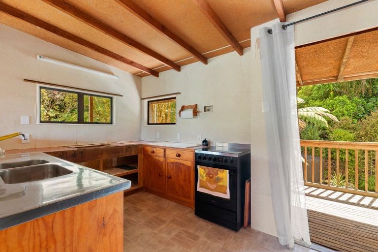 Photo of property in 33 Buckleton Road, Tawharanui Peninsula, Matakana, 0986