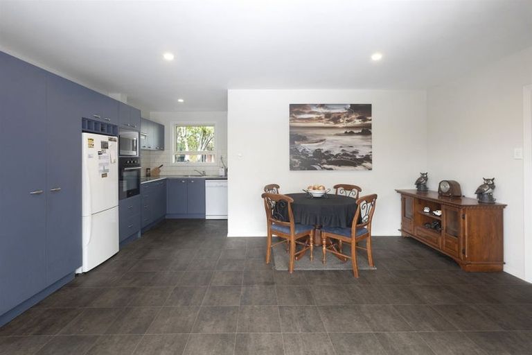 Photo of property in 15 Frensham Crescent, Woolston, Christchurch, 8062