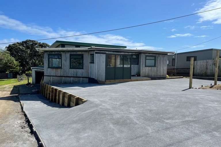 Photo of property in 4 Sea View Road, Baylys Beach, Dargaville, 0377
