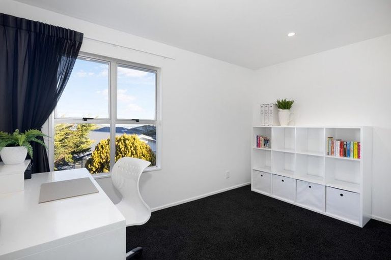 Photo of property in 99 Akaroa Drive, Maupuia, Wellington, 6022