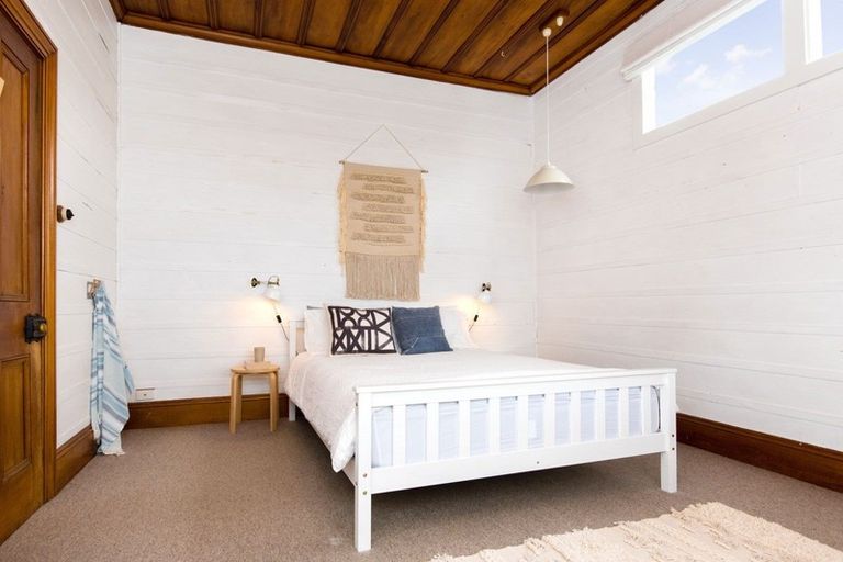 Photo of property in 6 Neeve Road, Taradale, Napier, 4112