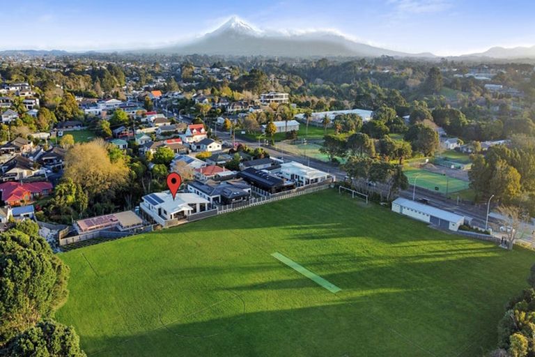 Photo of property in Mangorei Road, Strandon, 4312