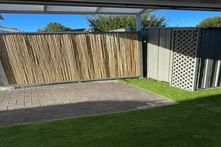 Photo of property in 1/56 Kiwi Esplanade, Mangere Bridge, Auckland, 2022