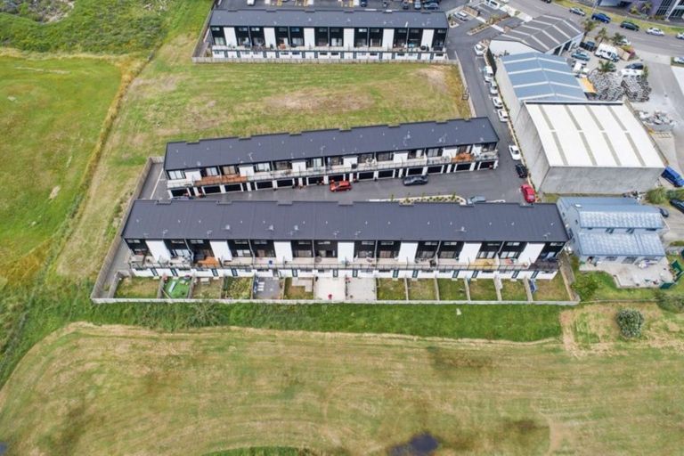 Photo of property in 8/22 Ashley Place, Papamoa Beach, Papamoa, 3118