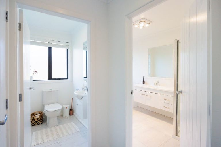 Photo of property in 94 Rosalie Terrace, Kelvin Grove, Palmerston North, 4414