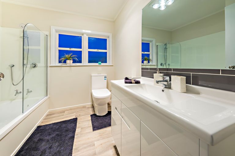 Photo of property in 8 Tidal Road, Mangere, Auckland, 2022