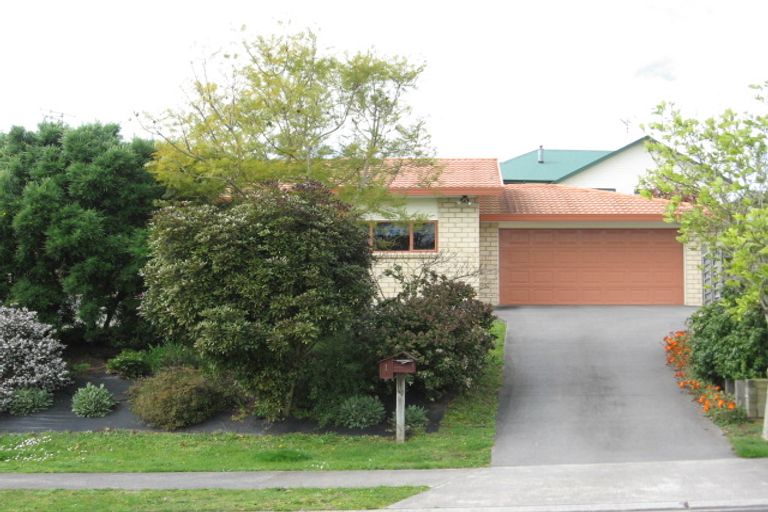 Photo of property in 1 Hidcote Place, Bethlehem, Tauranga, 3110