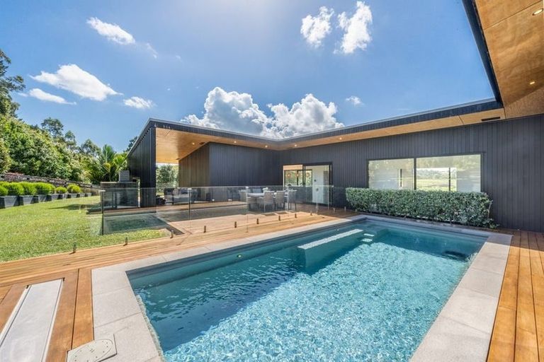 Photo of property in 27 Brownhill Road, Whitford, Manurewa, 2576