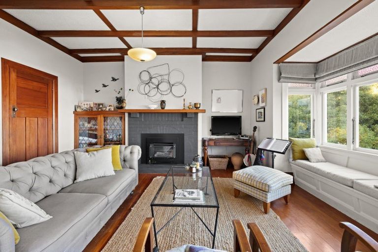 Photo of property in 24 Brewster Street, Bluff Hill, Napier, 4110