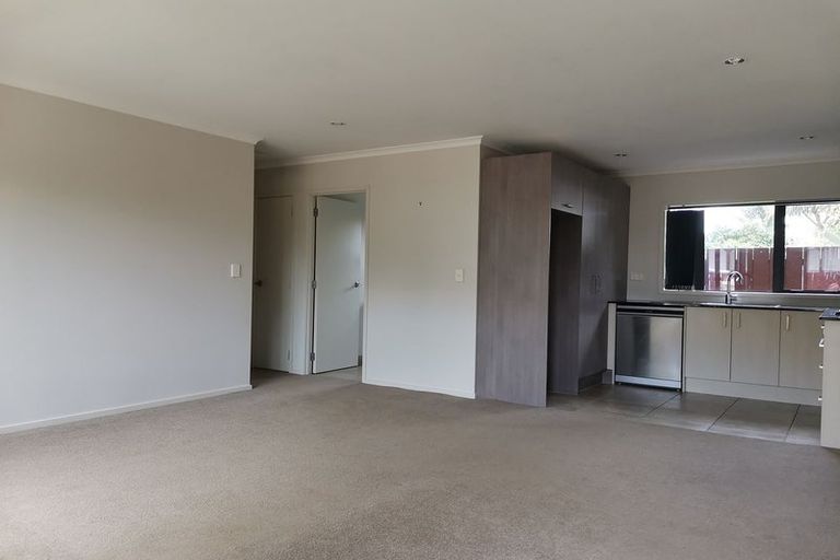 Photo of property in 38 Durham Street, Te Atatu Peninsula, Auckland, 0610