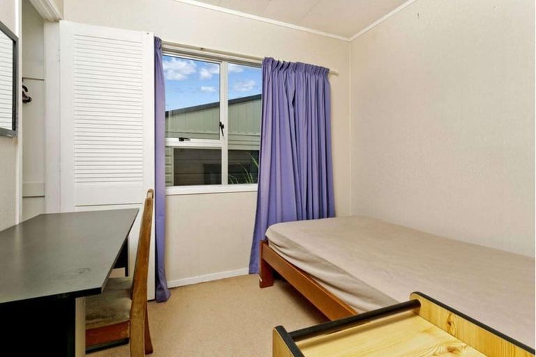 Photo of property in 37 Meadowood Drive, Unsworth Heights, Auckland, 0632