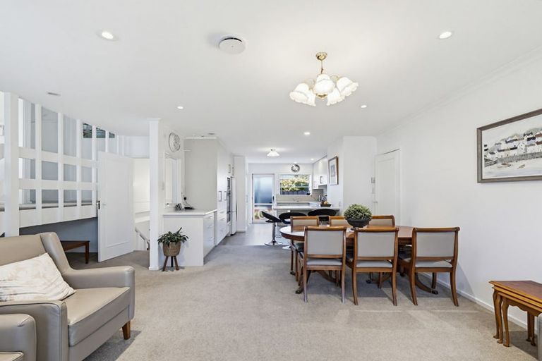 Photo of property in 51 Bucknell Street, Sockburn, Christchurch, 8042