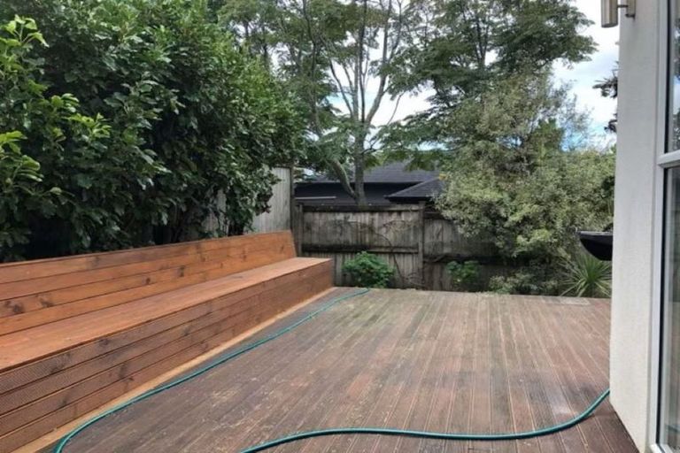 Photo of property in 23 Gibbston Crescent, Flat Bush, Auckland, 2016