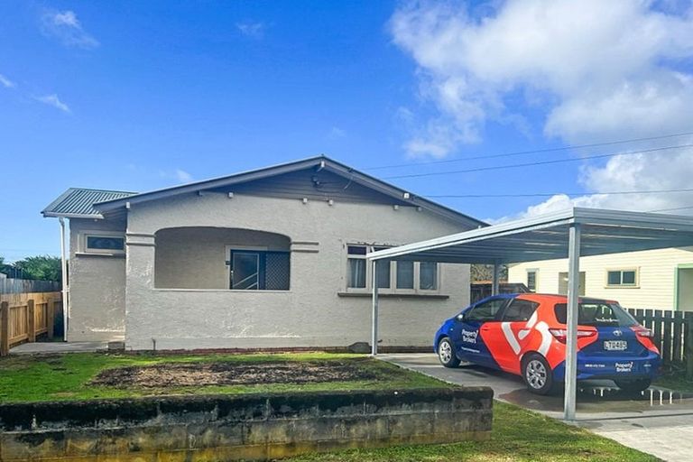 Photo of property in 18 Kitchener Street, Whanganui East, Whanganui, 4500