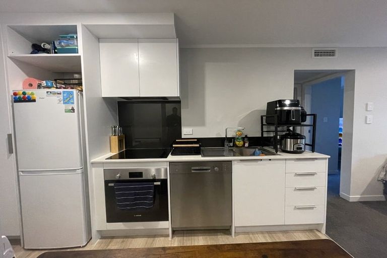 Photo of property in 2/11f Newtown Avenue, Newtown, Wellington, 6021