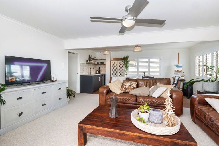 Photo of property in 153 Karewa Parade, Papamoa Beach, Papamoa, 3118