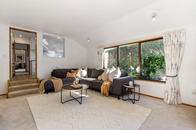 Photo of property in 15 Indira Place, Khandallah, Wellington, 6035
