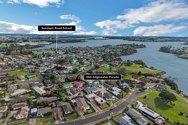 Photo of property in 44a Edgewater Parade, Waiuku, 2123