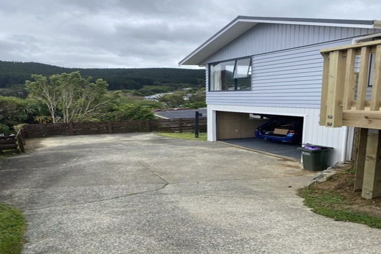 Photo of property in 110 Taylor Terrace, Tawa, Wellington, 5028
