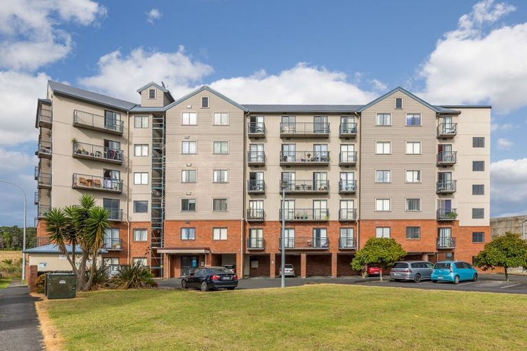 Photo of property in 6c/17 Crown Lynn Place, New Lynn, Auckland, 0600