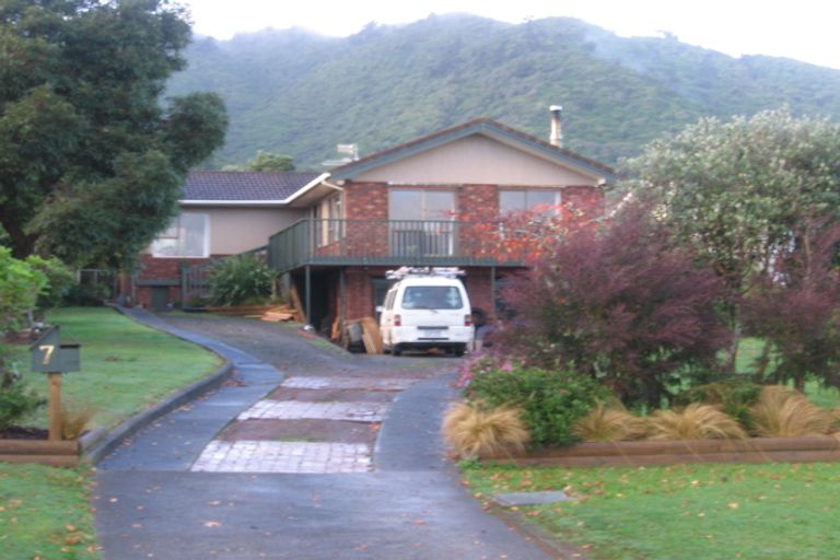 Photo of property in 7 Matenga Street, Waikanae, 5036