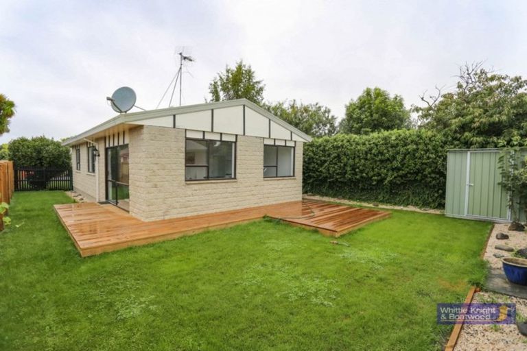 Photo of property in 92c/2 Englefield Road, Northwood, Christchurch, 8051