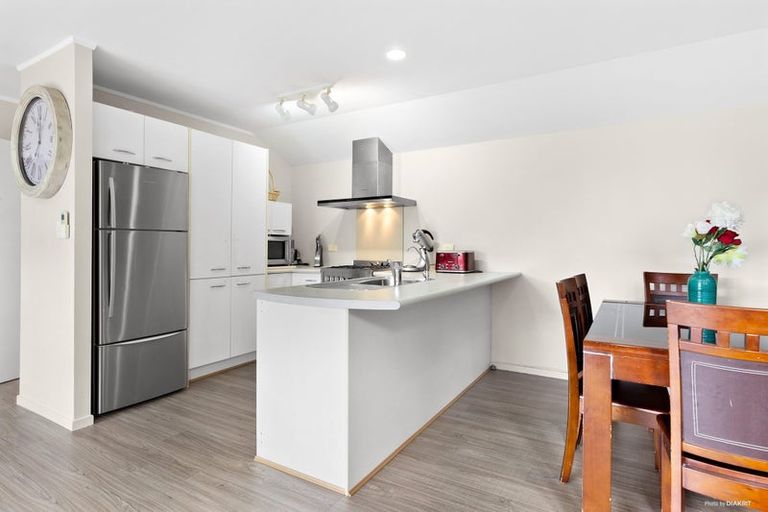 Photo of property in 3 Margan Avenue, New Lynn, Auckland, 0600