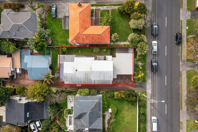 Photo of property in 133 Ocean View Road, Hillcrest, Auckland, 0627