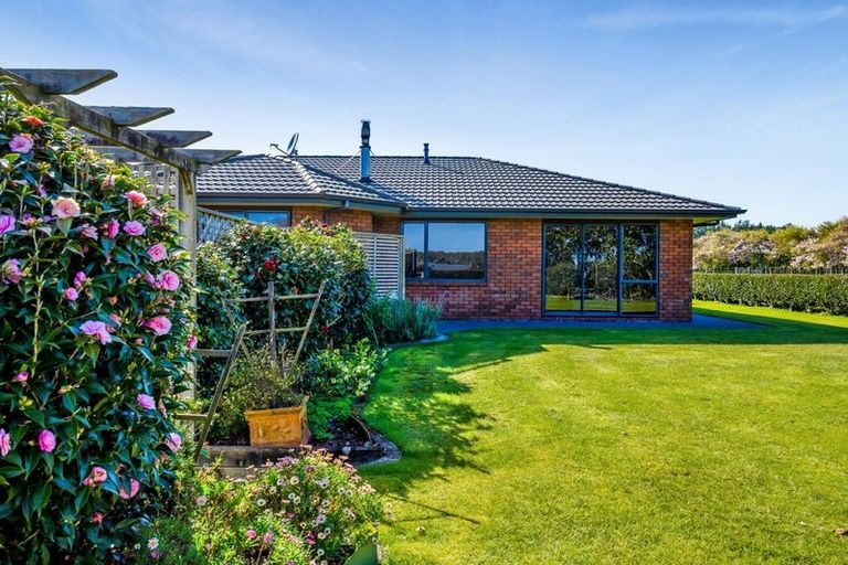 Photo of property in 274 Richmond Road, Lepperton, New Plymouth, 4373