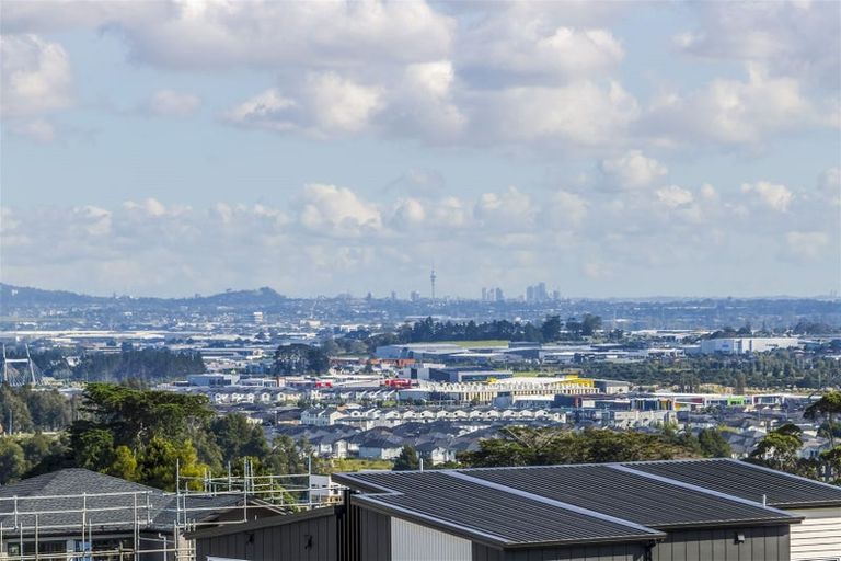 Photo of property in 10 Hautoa Lane, Flat Bush, Auckland, 2019