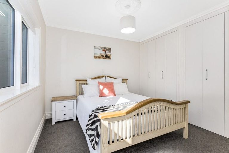 Photo of property in 27 Princess Terrace, Newtown, Wellington, 6021