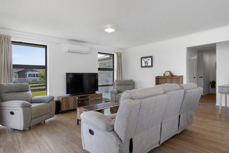 Photo of property in 2 Stingray Drive, Omokoroa, 3114