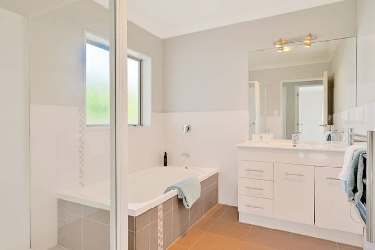 Photo of property in 229d Metcalfe Road, Ranui, Auckland, 0612